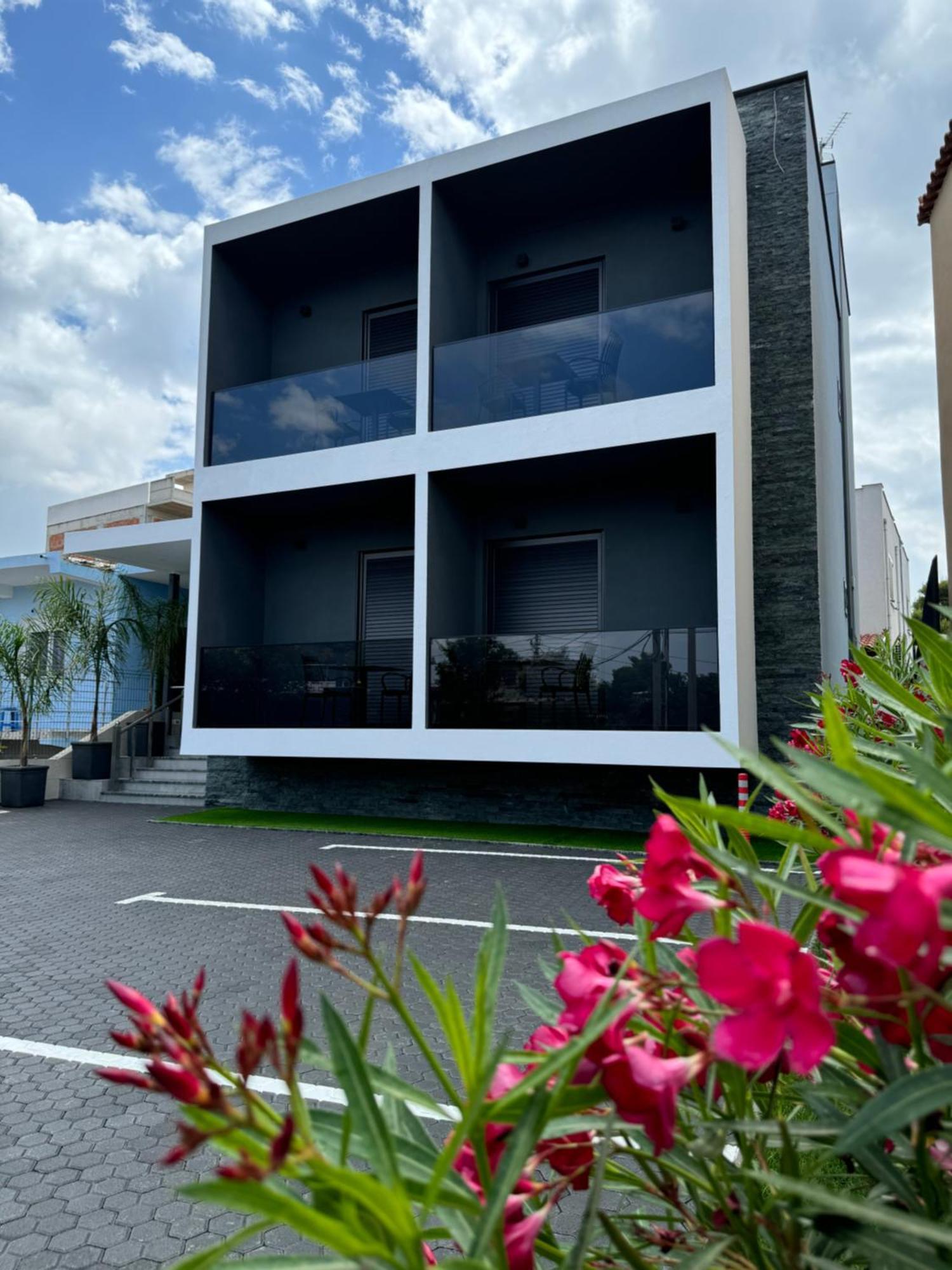 Kevin'S Aparthotel Vlorë 外观 照片
