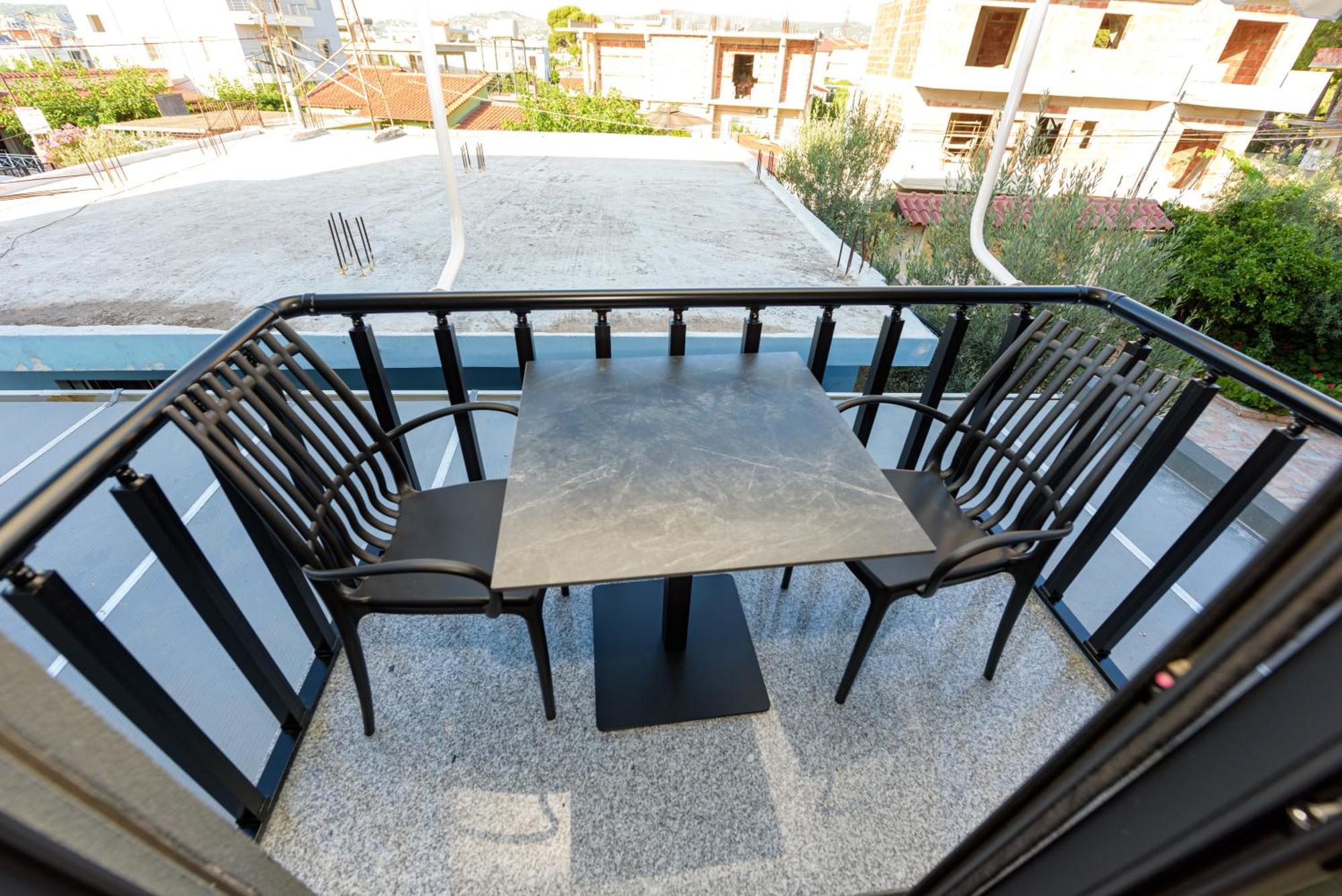 Kevin'S Aparthotel Vlorë 外观 照片
