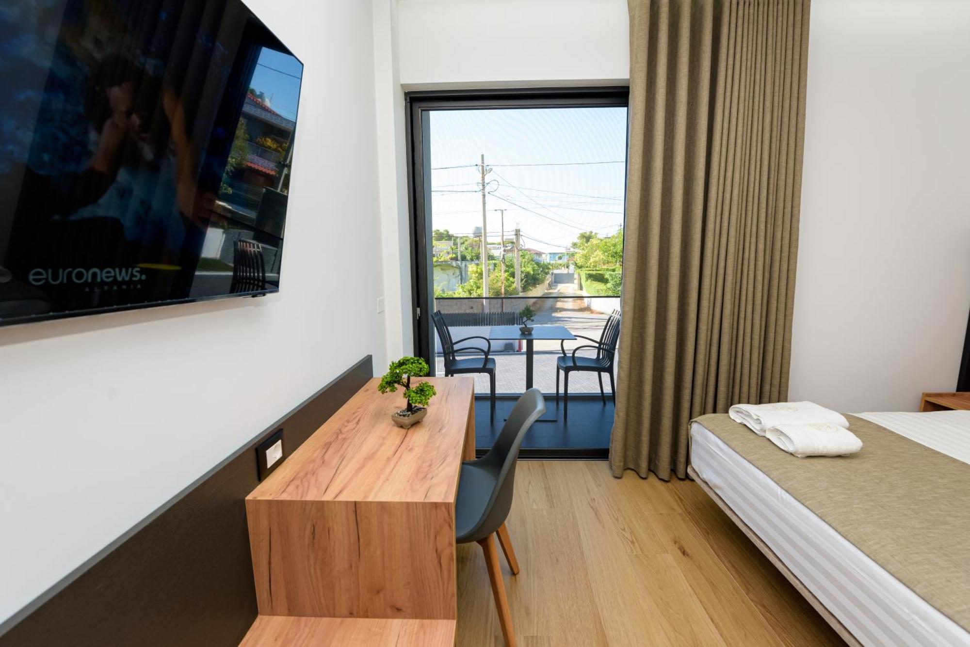 Kevin'S Aparthotel Vlorë 外观 照片