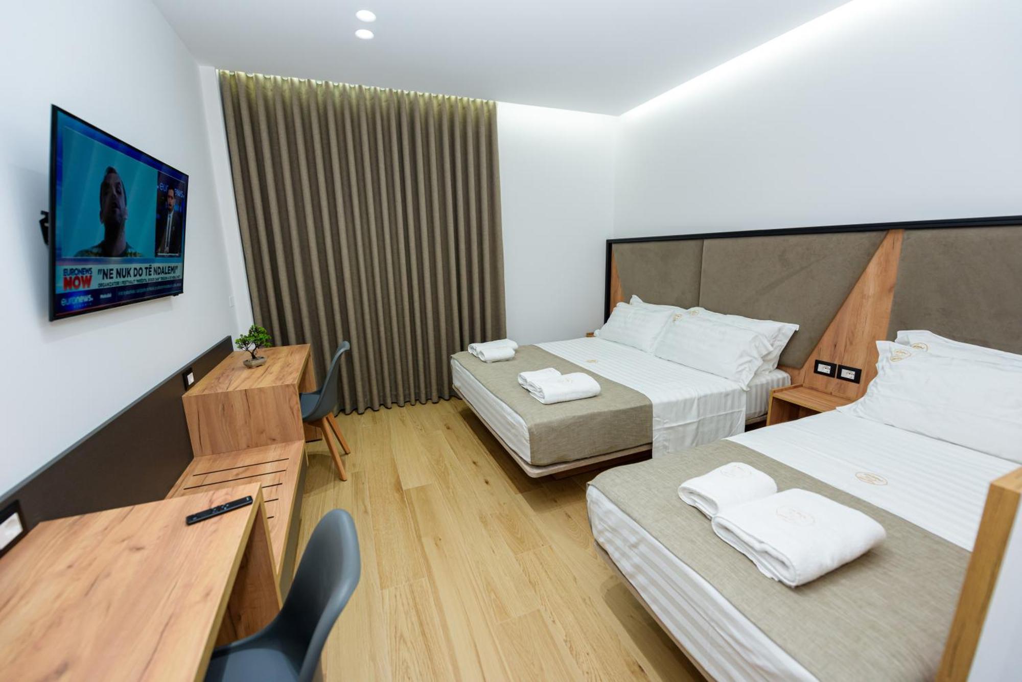 Kevin'S Aparthotel Vlorë 外观 照片