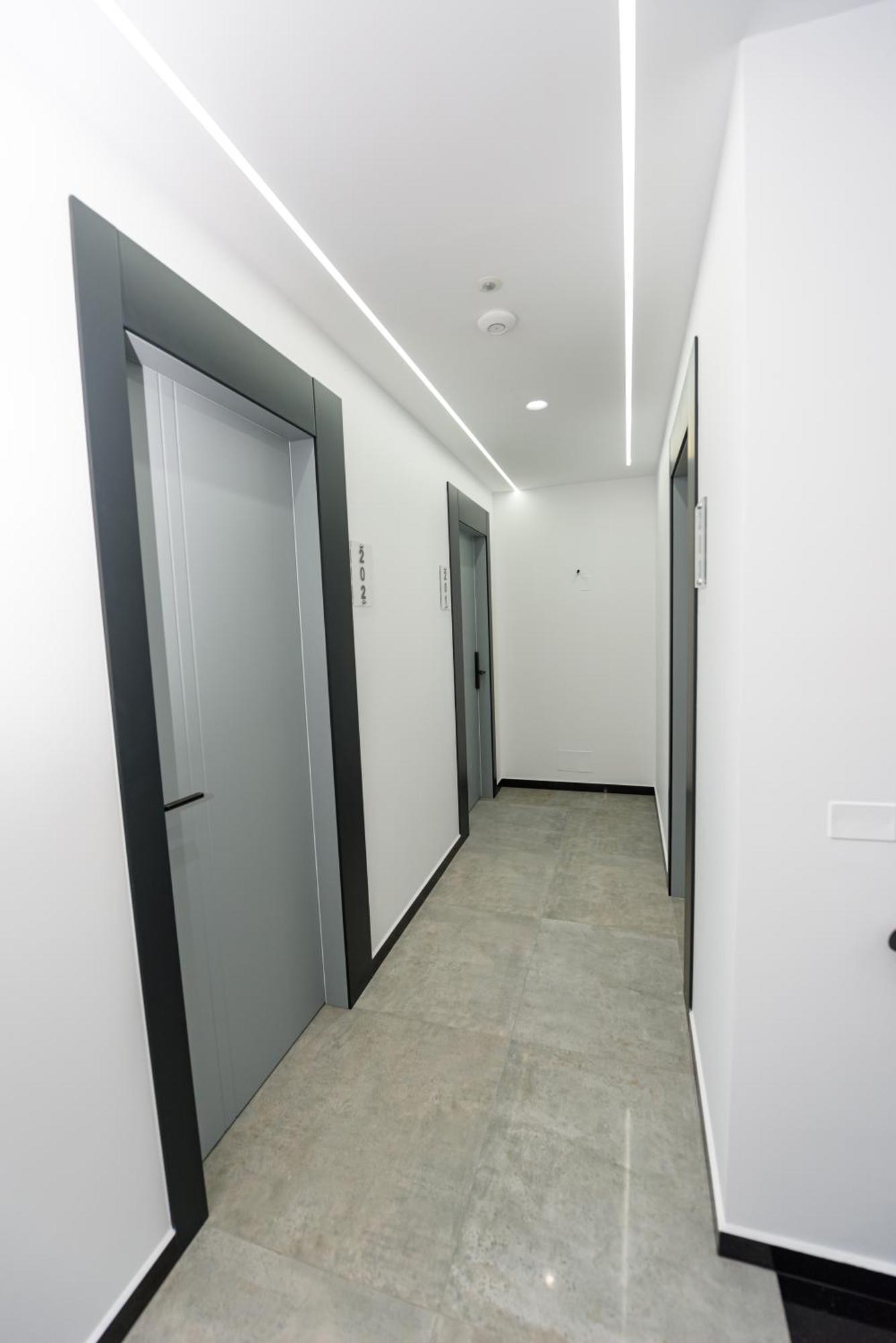 Kevin'S Aparthotel Vlorë 外观 照片